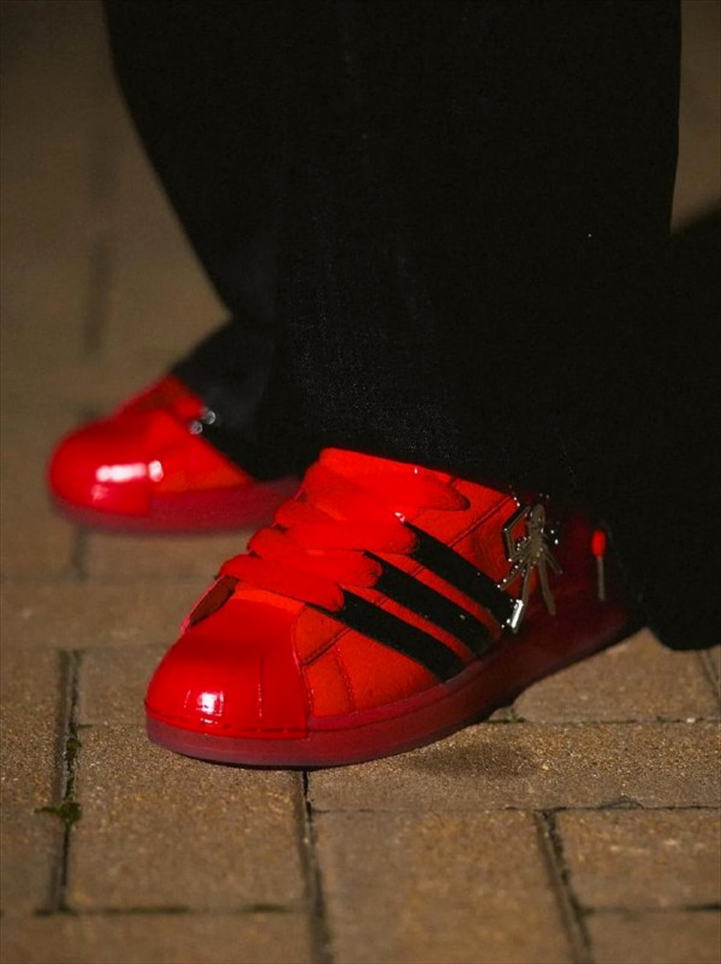 Кроссовки Sp5der x adidas Superstar впервые «засветились» в реальной жизни — на...