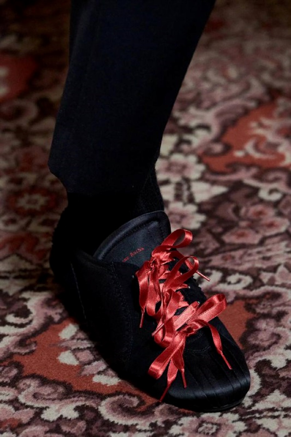 На самом деле в нашу жизнь незаметно подкрался тренд на ballet sneakers — сперва...