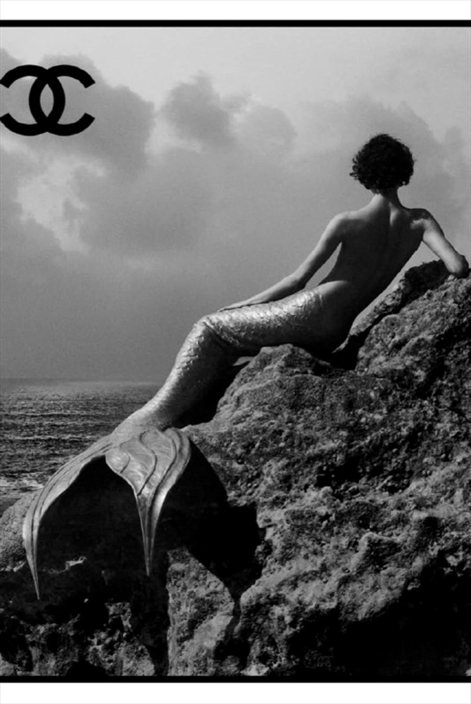 Тем временем Chanel своим кампейном круизной коллекции возвращают моду на mermaid...