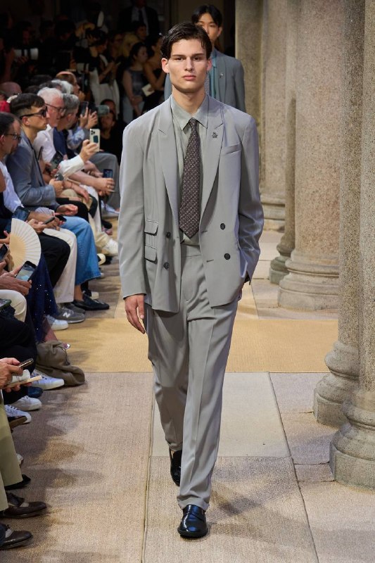 Giorgio Armani: деним, шёлк и средиземноморское настроение — кадр 2
