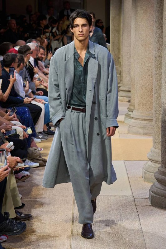 Giorgio Armani: деним, шёлк и средиземноморское настроение — кадр 6
