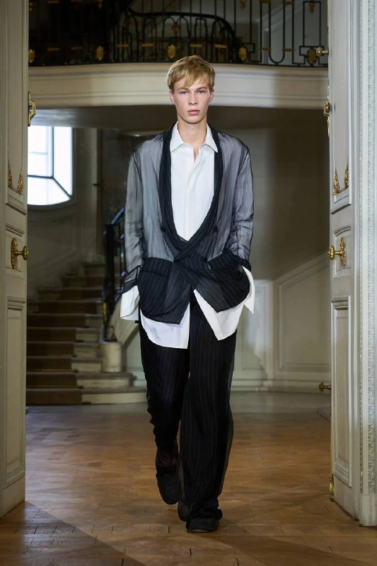 Dior Men: рейв-культура и пайеточный деним