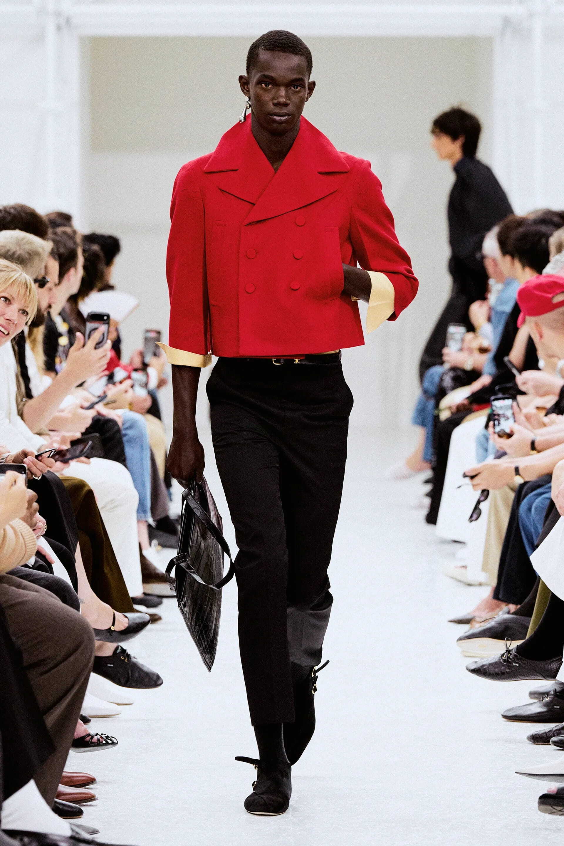 Celine SS27 — детали стилизации